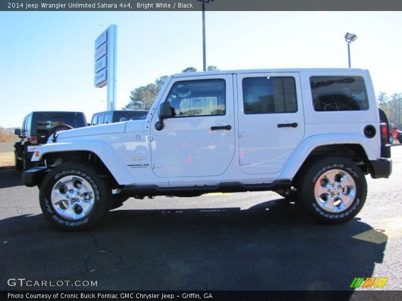 Bright White / Black 2014 Jeep Wrangler Unlimited Sahara 4x4