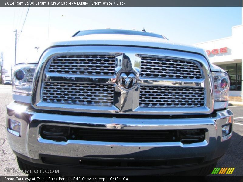 Bright White / Black 2014 Ram 3500 Laramie Crew Cab 4x4 Dually