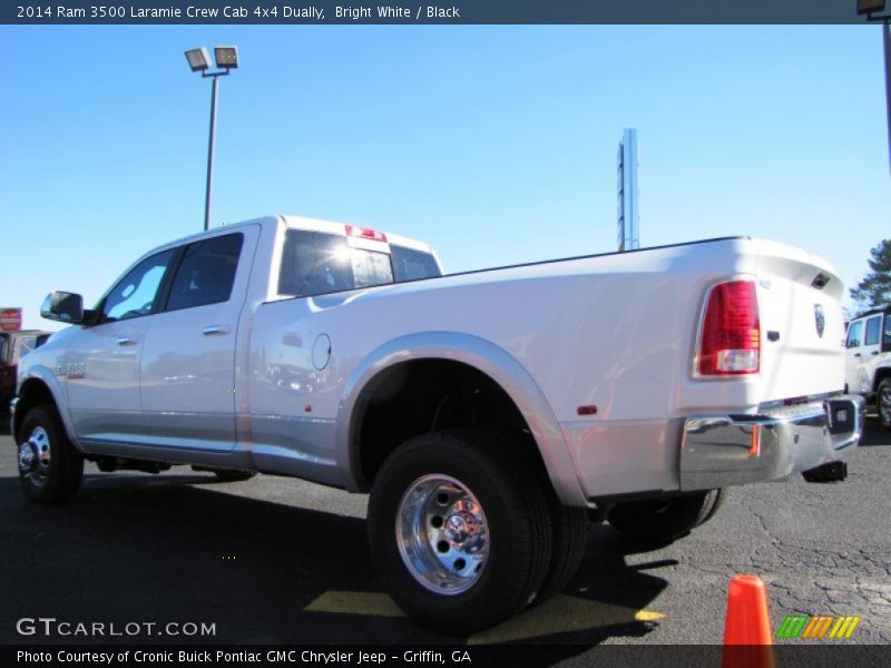 Bright White / Black 2014 Ram 3500 Laramie Crew Cab 4x4 Dually