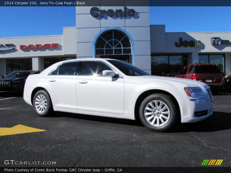 Ivory Tri-Coat Pearl / Black 2014 Chrysler 300