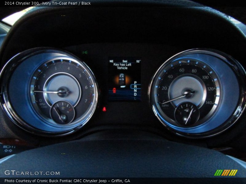 Ivory Tri-Coat Pearl / Black 2014 Chrysler 300