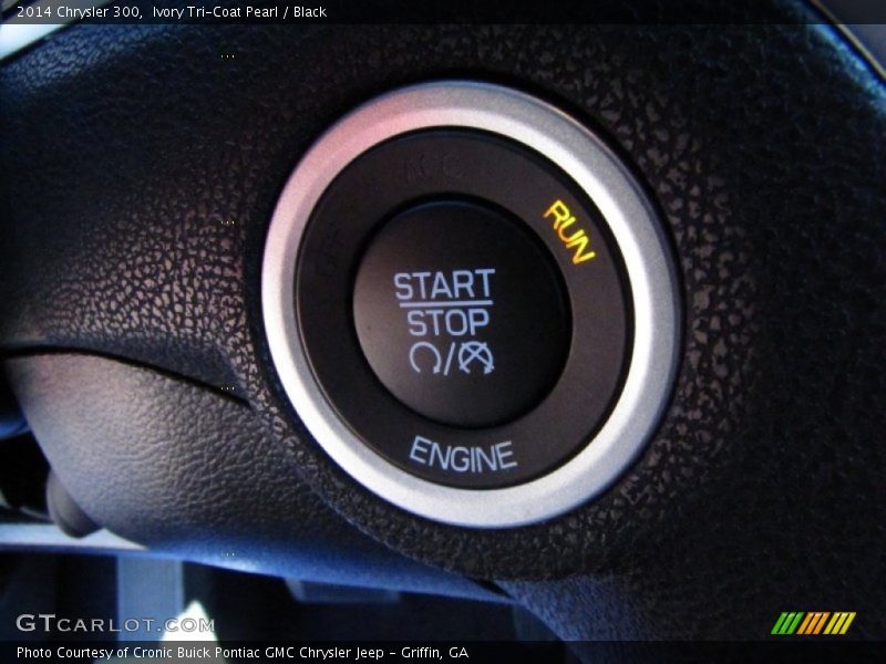 Ivory Tri-Coat Pearl / Black 2014 Chrysler 300