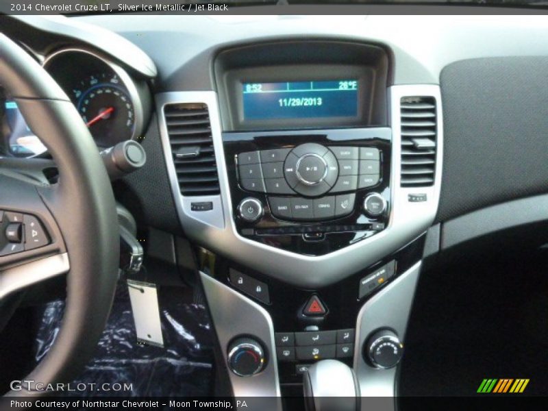 Silver Ice Metallic / Jet Black 2014 Chevrolet Cruze LT