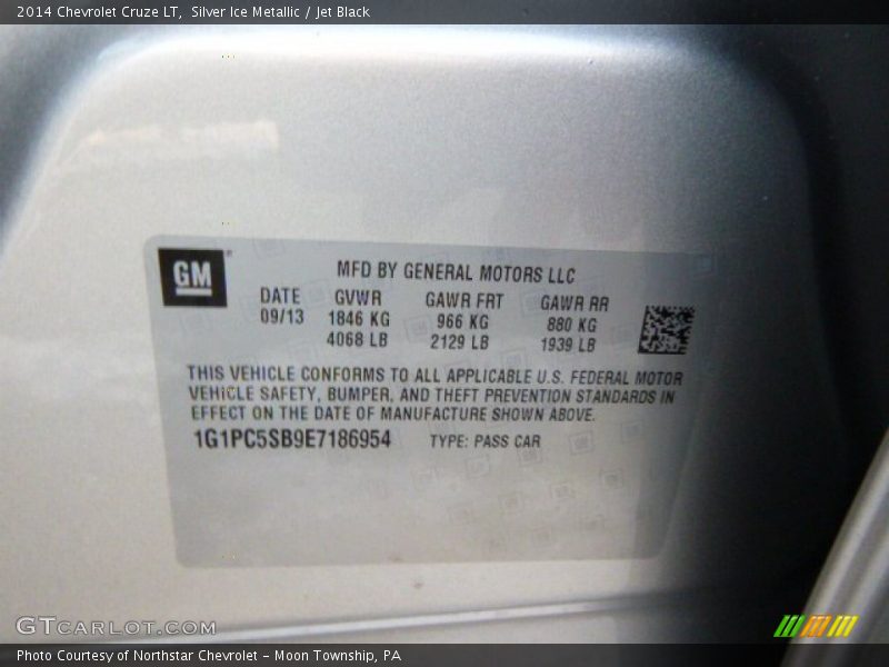 Silver Ice Metallic / Jet Black 2014 Chevrolet Cruze LT