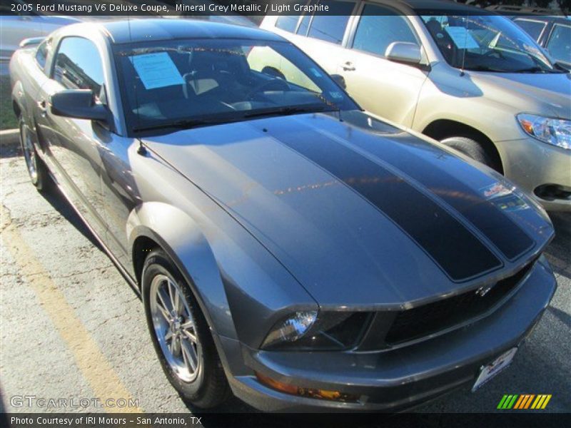 Mineral Grey Metallic / Light Graphite 2005 Ford Mustang V6 Deluxe Coupe
