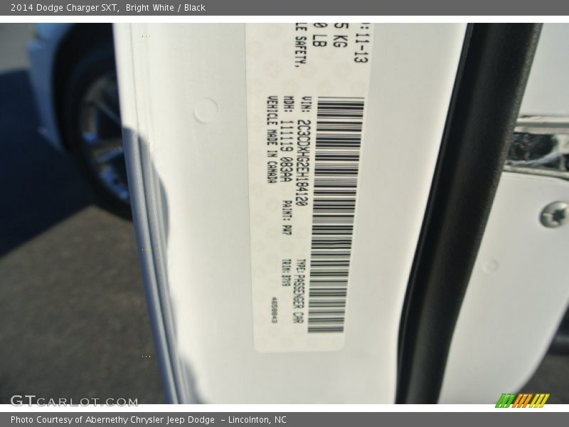 Bright White / Black 2014 Dodge Charger SXT