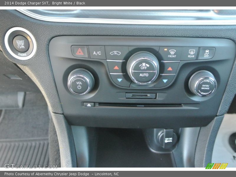 Bright White / Black 2014 Dodge Charger SXT