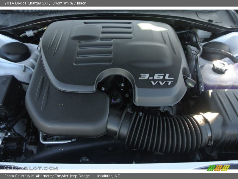 Bright White / Black 2014 Dodge Charger SXT