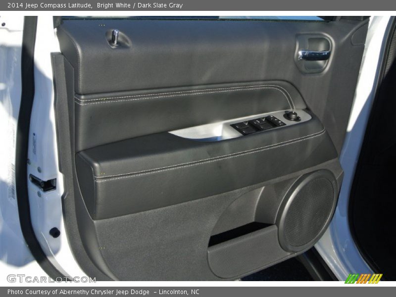 Bright White / Dark Slate Gray 2014 Jeep Compass Latitude