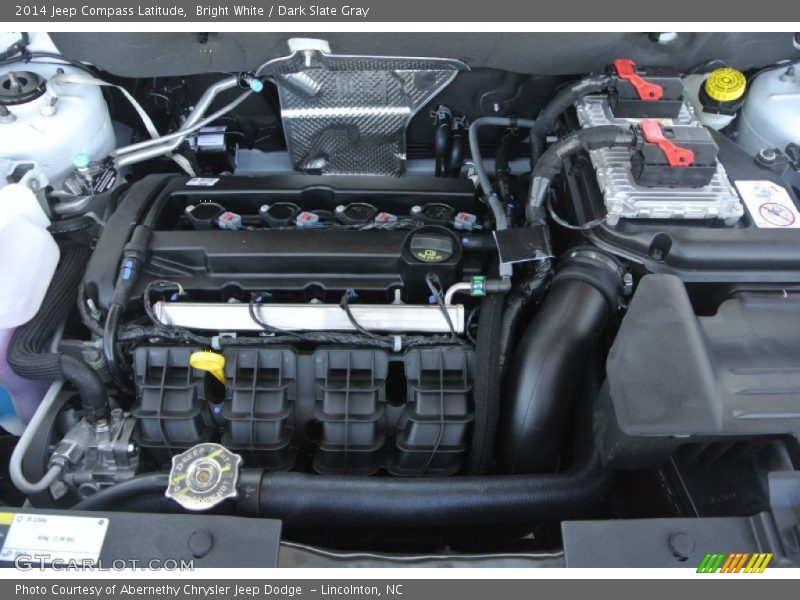 Bright White / Dark Slate Gray 2014 Jeep Compass Latitude