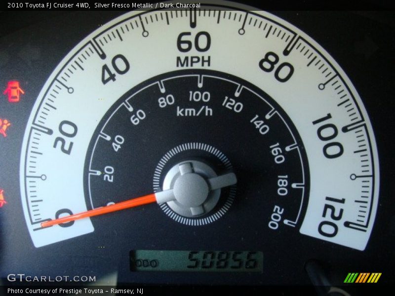 Silver Fresco Metallic / Dark Charcoal 2010 Toyota FJ Cruiser 4WD