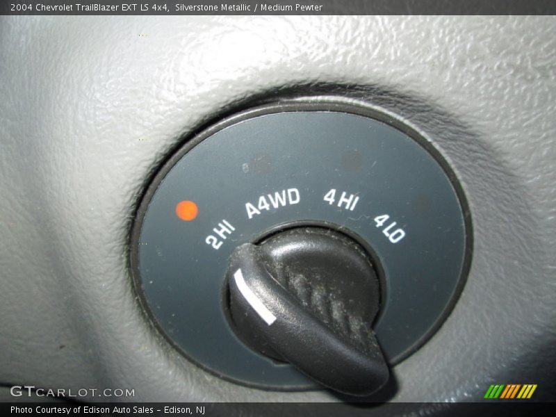 Silverstone Metallic / Medium Pewter 2004 Chevrolet TrailBlazer EXT LS 4x4