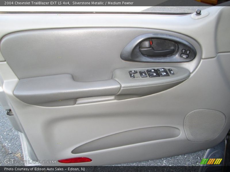 Silverstone Metallic / Medium Pewter 2004 Chevrolet TrailBlazer EXT LS 4x4