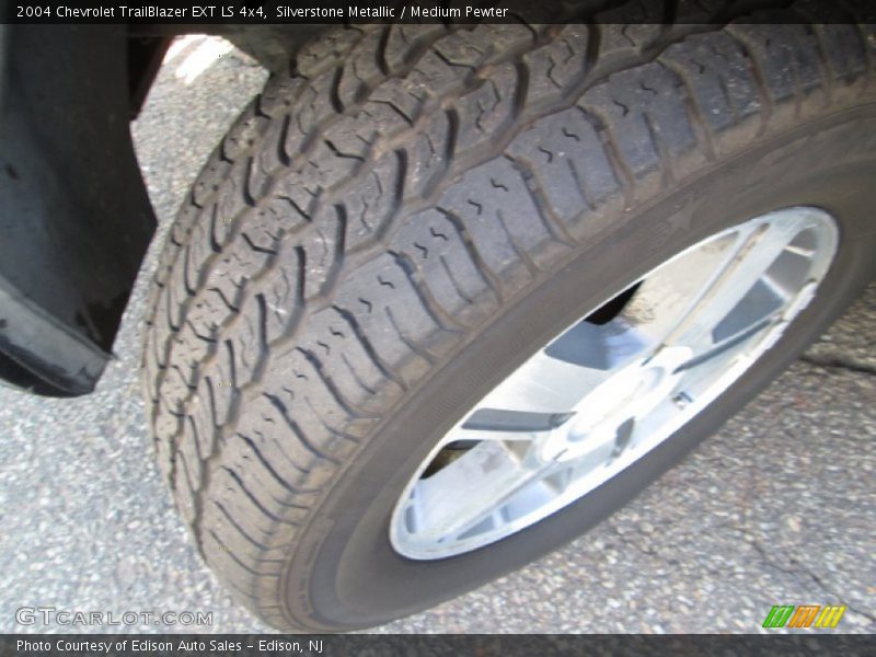 Silverstone Metallic / Medium Pewter 2004 Chevrolet TrailBlazer EXT LS 4x4