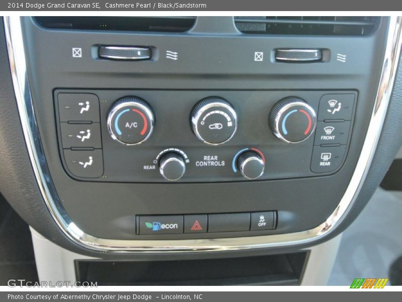 Cashmere Pearl / Black/Sandstorm 2014 Dodge Grand Caravan SE