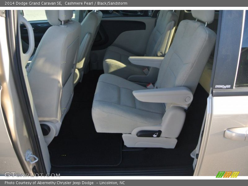 Cashmere Pearl / Black/Sandstorm 2014 Dodge Grand Caravan SE