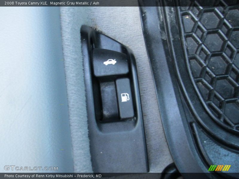 Magnetic Gray Metallic / Ash 2008 Toyota Camry XLE