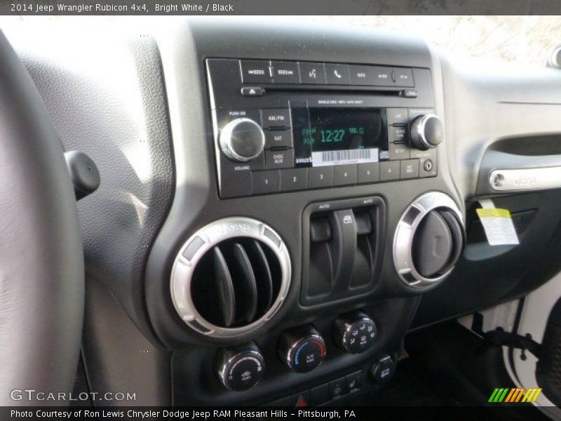 Bright White / Black 2014 Jeep Wrangler Rubicon 4x4