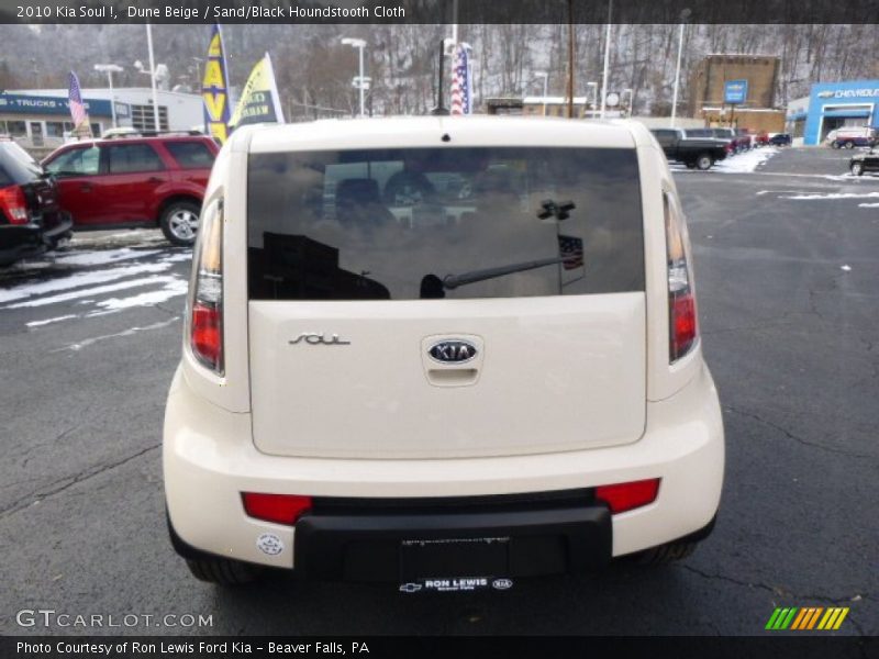 Dune Beige / Sand/Black Houndstooth Cloth 2010 Kia Soul !