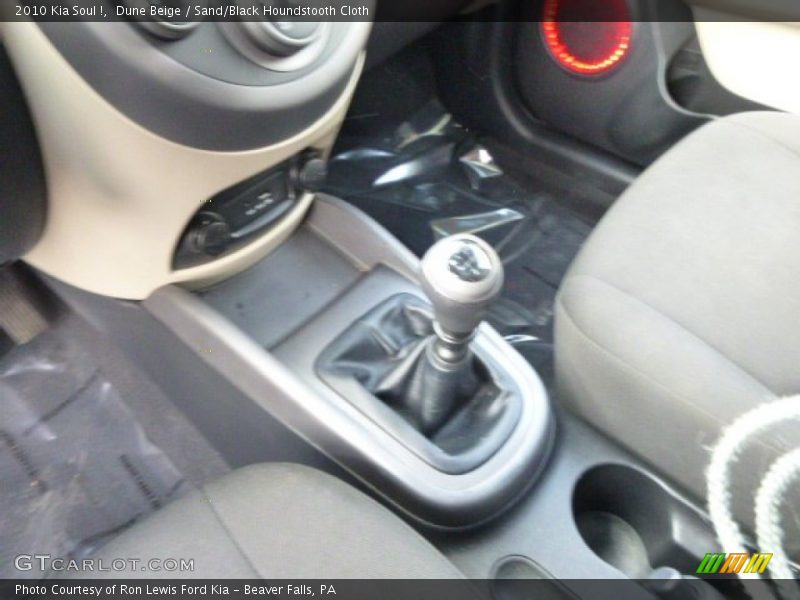 Dune Beige / Sand/Black Houndstooth Cloth 2010 Kia Soul !