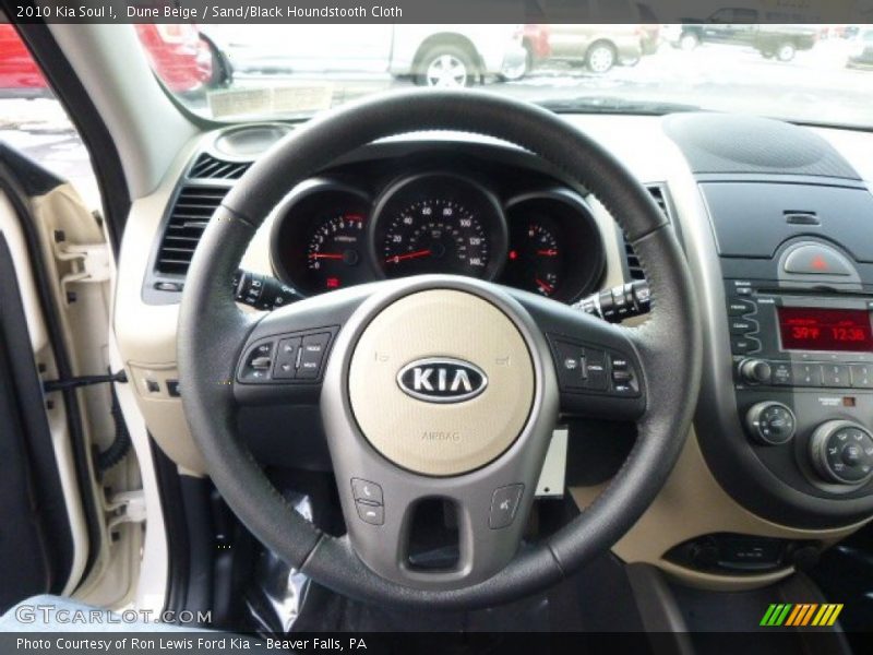 Dune Beige / Sand/Black Houndstooth Cloth 2010 Kia Soul !