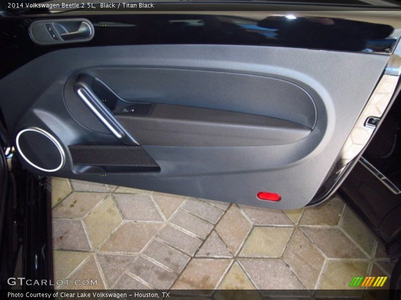 Black / Titan Black 2014 Volkswagen Beetle 2.5L