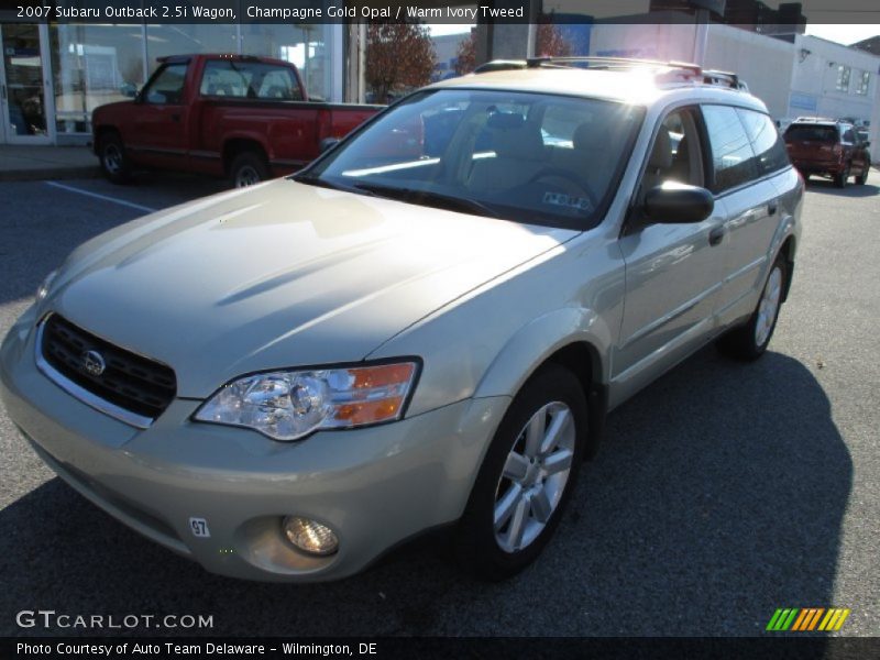 Champagne Gold Opal / Warm Ivory Tweed 2007 Subaru Outback 2.5i Wagon