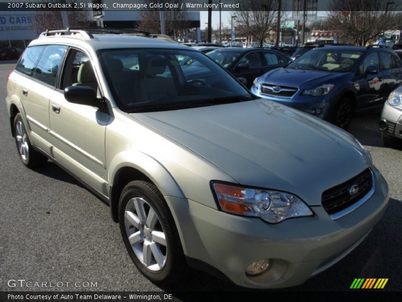 Champagne Gold Opal / Warm Ivory Tweed 2007 Subaru Outback 2.5i Wagon