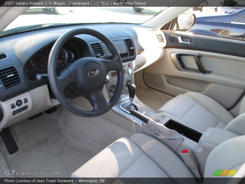 Champagne Gold Opal / Warm Ivory Tweed 2007 Subaru Outback 2.5i Wagon