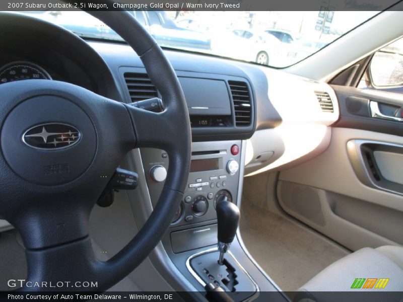 Champagne Gold Opal / Warm Ivory Tweed 2007 Subaru Outback 2.5i Wagon