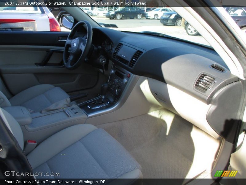 Champagne Gold Opal / Warm Ivory Tweed 2007 Subaru Outback 2.5i Wagon