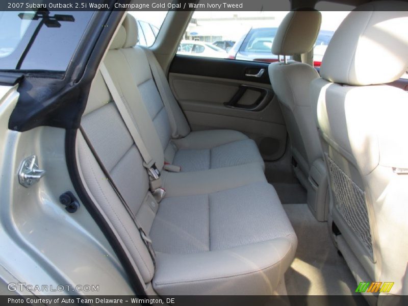 Champagne Gold Opal / Warm Ivory Tweed 2007 Subaru Outback 2.5i Wagon