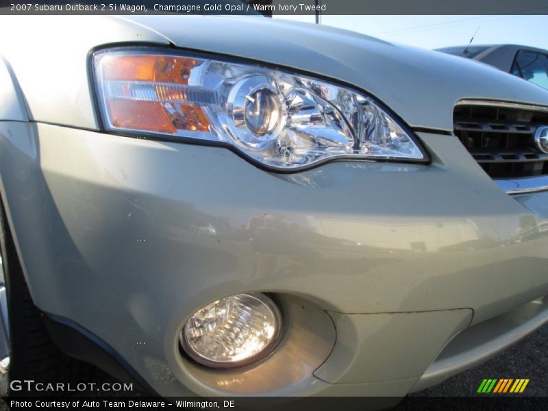 Champagne Gold Opal / Warm Ivory Tweed 2007 Subaru Outback 2.5i Wagon