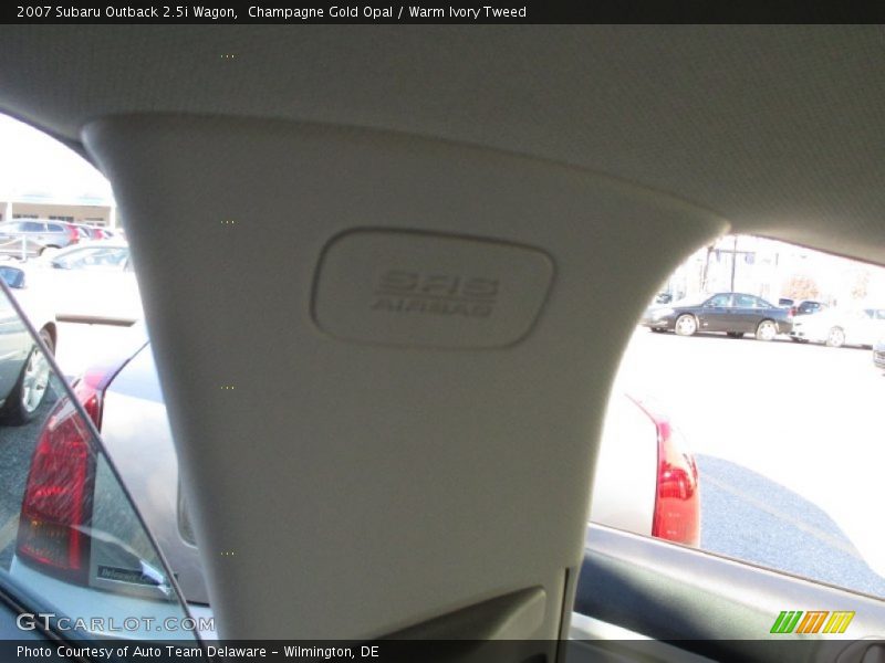 Champagne Gold Opal / Warm Ivory Tweed 2007 Subaru Outback 2.5i Wagon