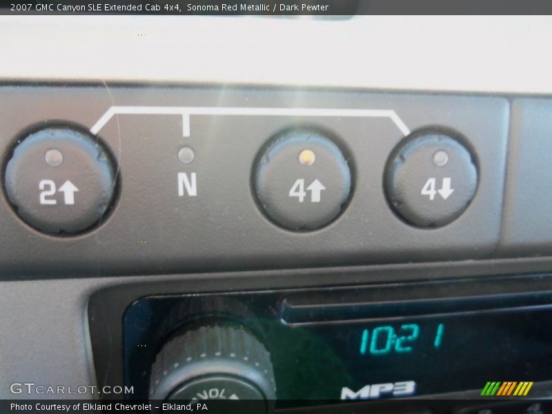 Controls of 2007 Canyon SLE Extended Cab 4x4