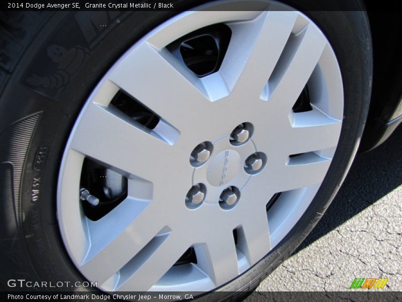 Granite Crystal Metallic / Black 2014 Dodge Avenger SE