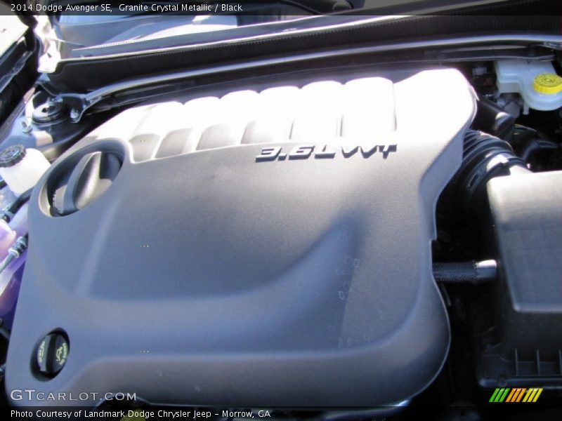 Granite Crystal Metallic / Black 2014 Dodge Avenger SE
