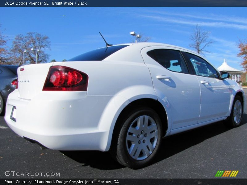 Bright White / Black 2014 Dodge Avenger SE