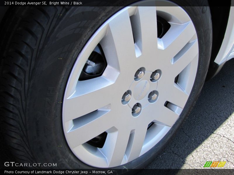 Bright White / Black 2014 Dodge Avenger SE