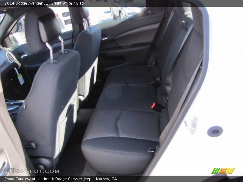 Bright White / Black 2014 Dodge Avenger SE