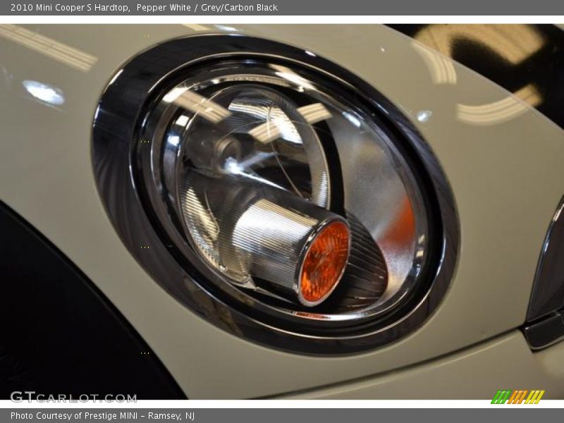 Pepper White / Grey/Carbon Black 2010 Mini Cooper S Hardtop