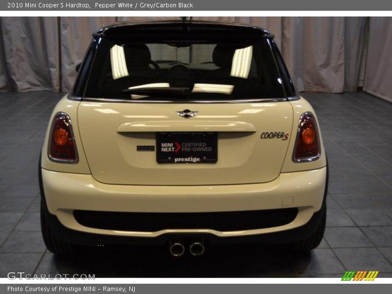 Pepper White / Grey/Carbon Black 2010 Mini Cooper S Hardtop
