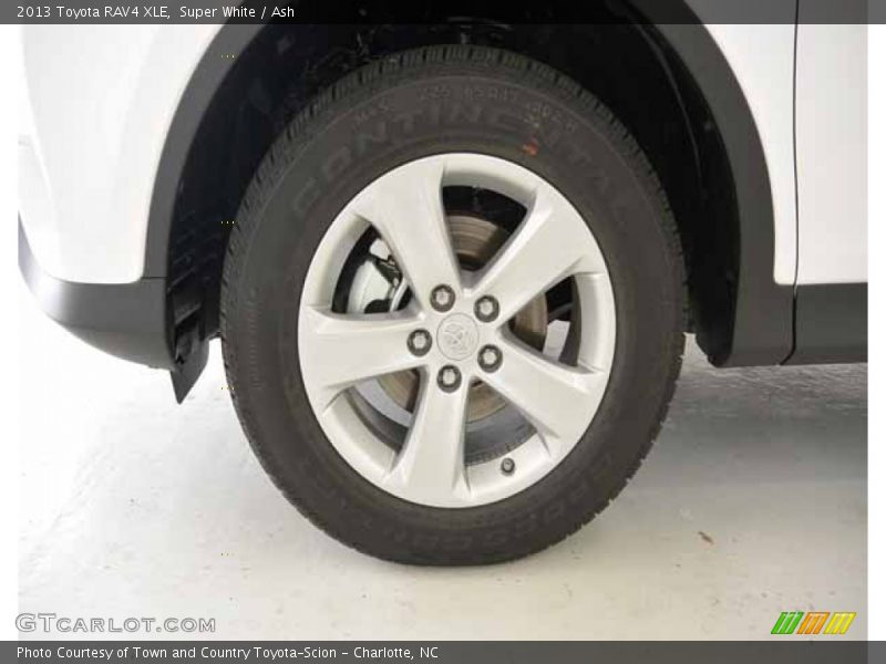Super White / Ash 2013 Toyota RAV4 XLE