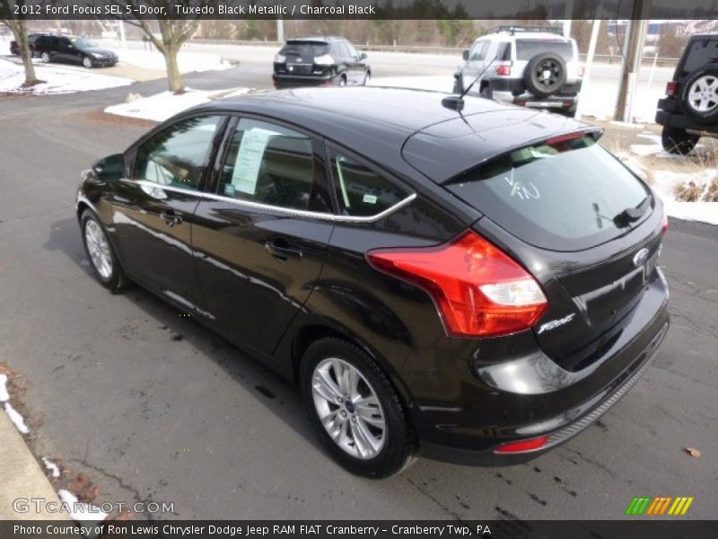 Tuxedo Black Metallic / Charcoal Black 2012 Ford Focus SEL 5-Door
