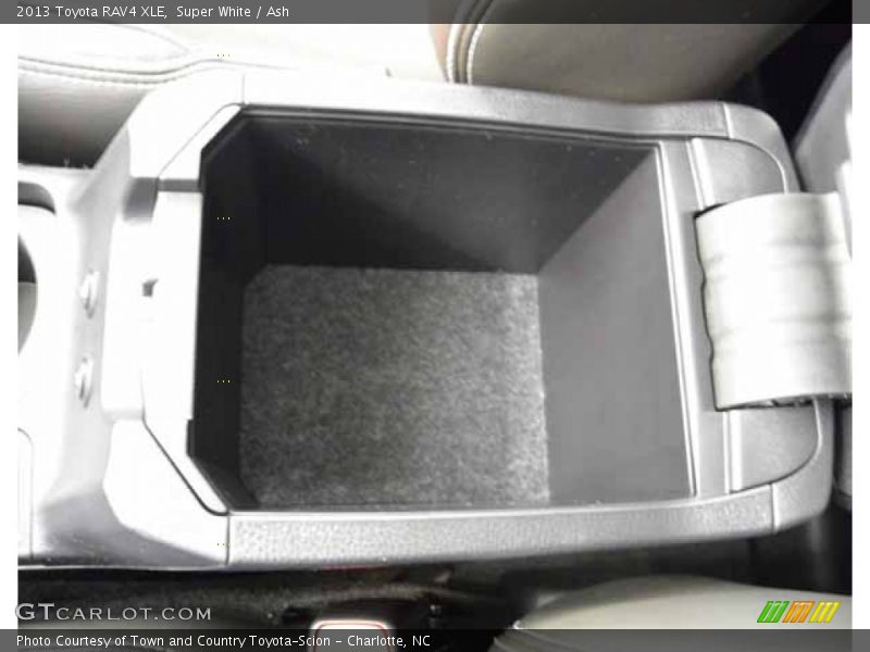 Super White / Ash 2013 Toyota RAV4 XLE