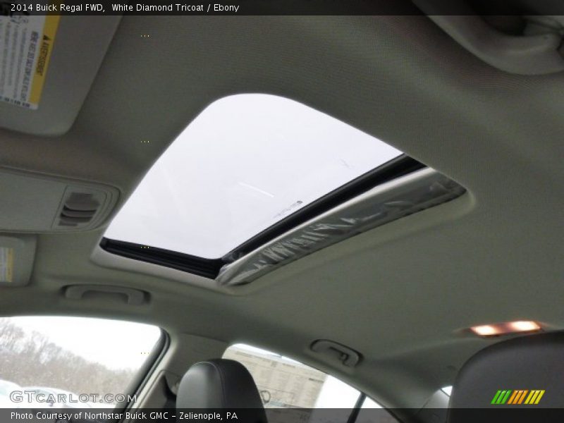 White Diamond Tricoat / Ebony 2014 Buick Regal FWD