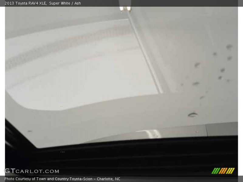 Super White / Ash 2013 Toyota RAV4 XLE