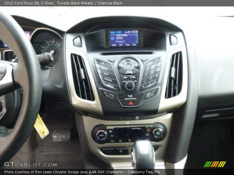 Tuxedo Black Metallic / Charcoal Black 2012 Ford Focus SEL 5-Door