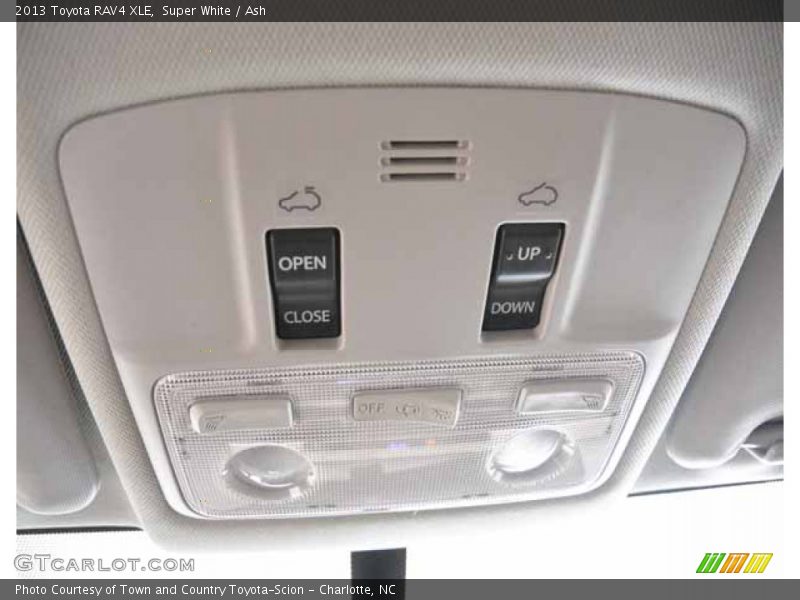 Super White / Ash 2013 Toyota RAV4 XLE