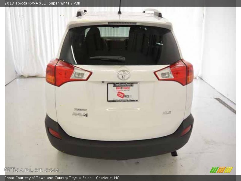 Super White / Ash 2013 Toyota RAV4 XLE
